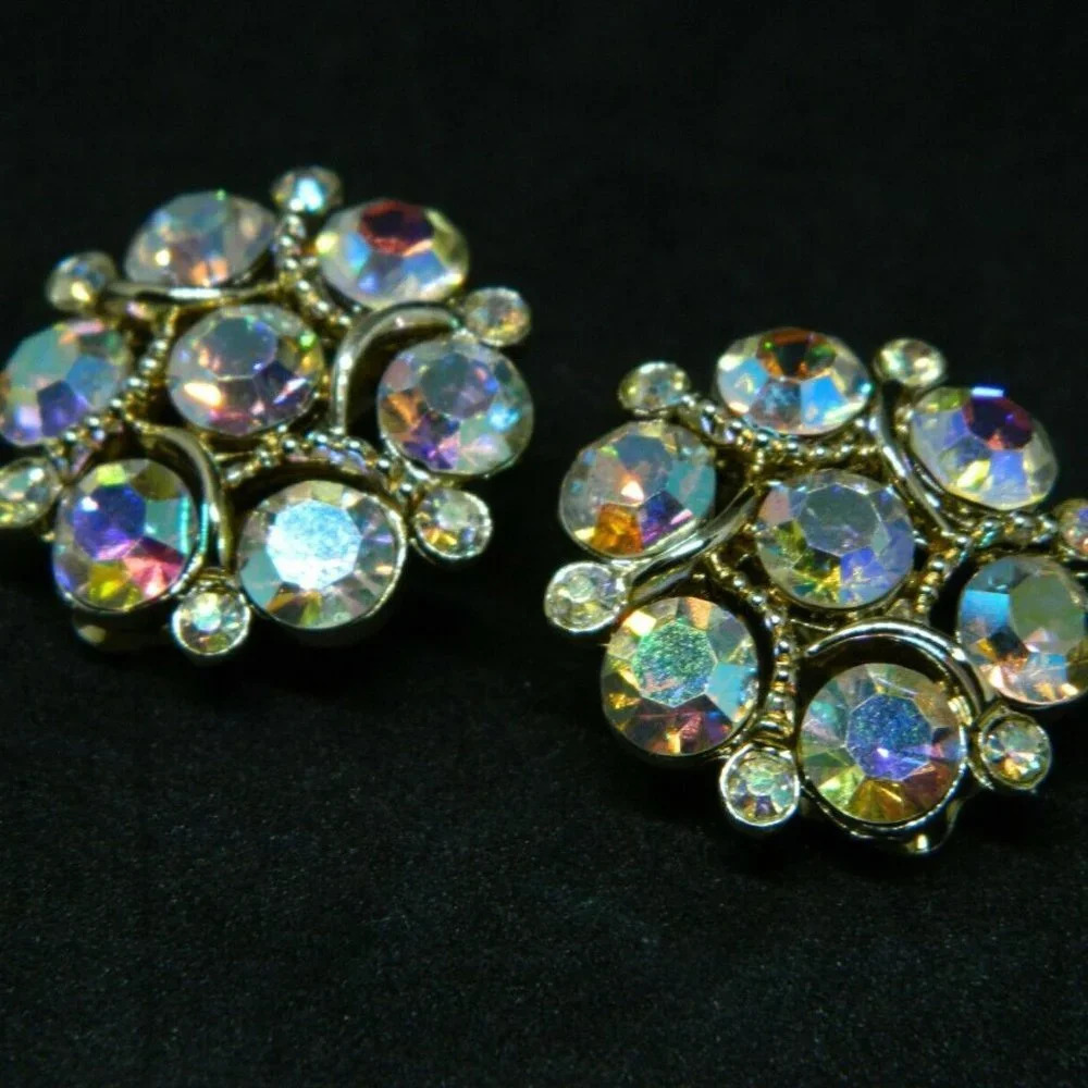 Lisner Aurora Borealis Pink Rhinestone Flower